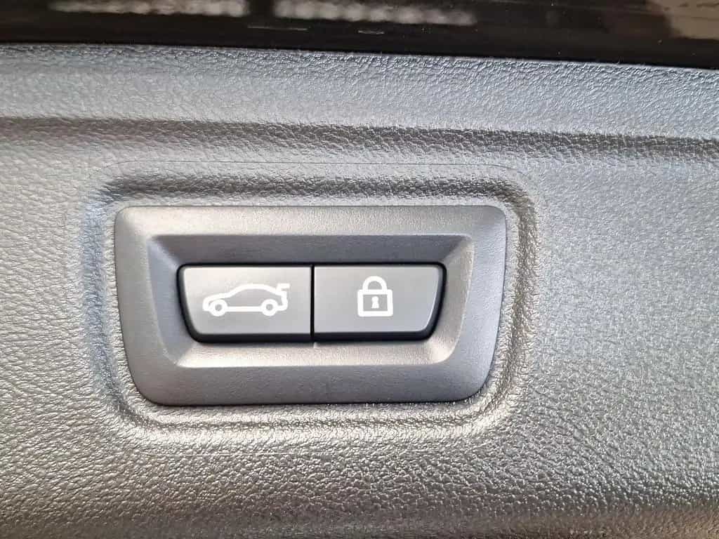 BMW 320 d Touring LiveCockpitProf Kamera Driv.Assist 03/2022-photo-19