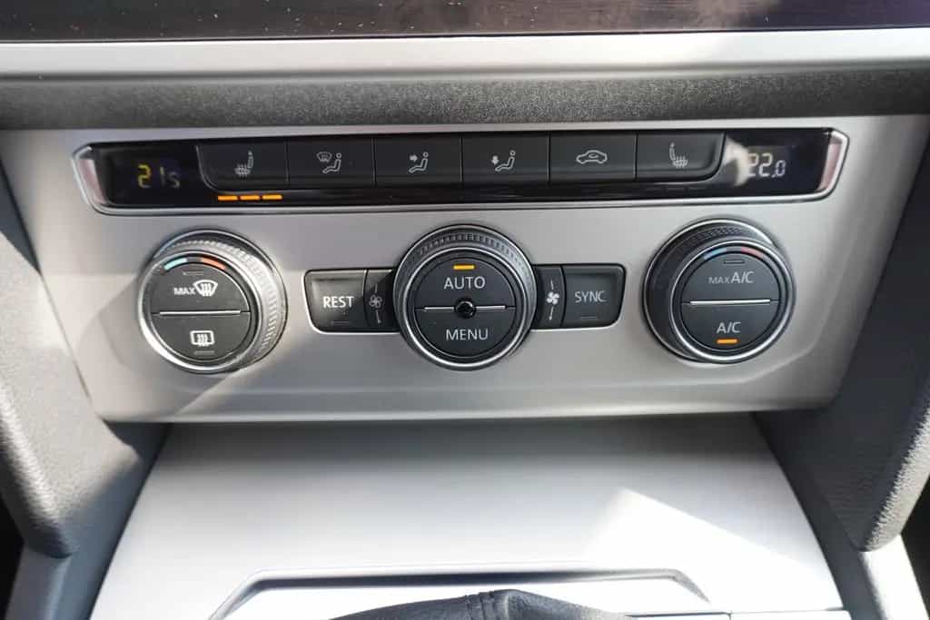 Volkswagen Passat Variant 1.4  TSI Comfortline LED Navi PDC 08/2018-photo-19