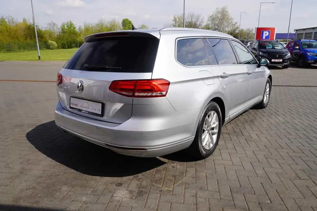 Volkswagen Passat Variant 1.4  TSI Comfortline LED Navi PDC 08/2018-photo-4