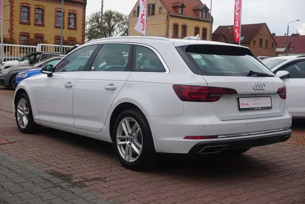 Audi A4 Avant 40 2.0 TFSI S-Tronic LED Navi Tempomat 09/2019-photo-2