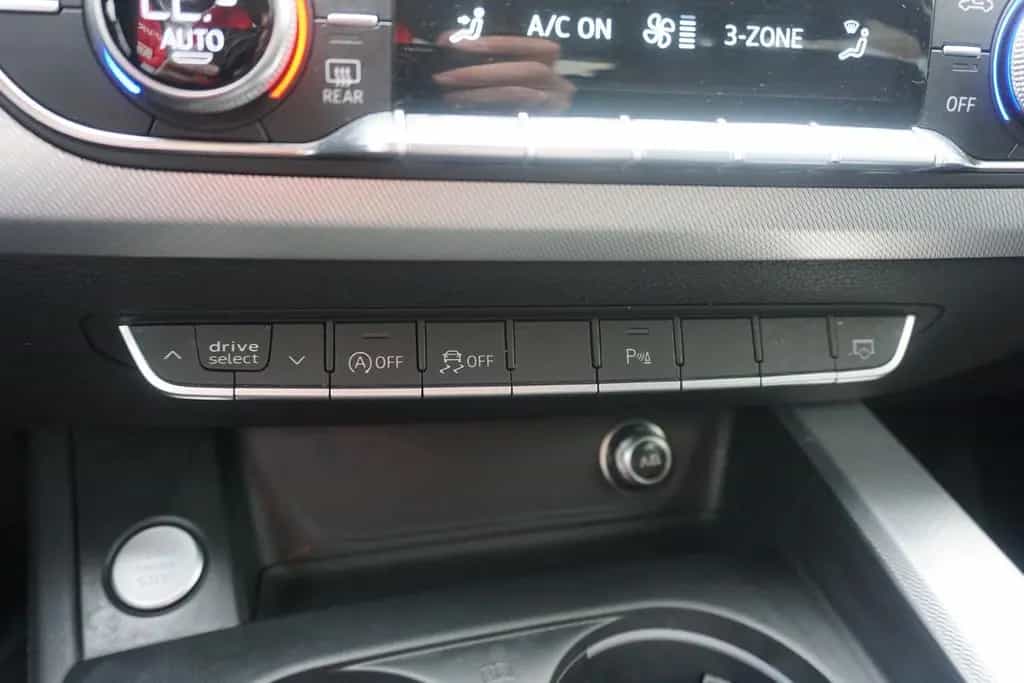 Audi A4 Avant 40 2.0 TFSI S-Tronic LED Navi Tempomat 09/2019-photo-24