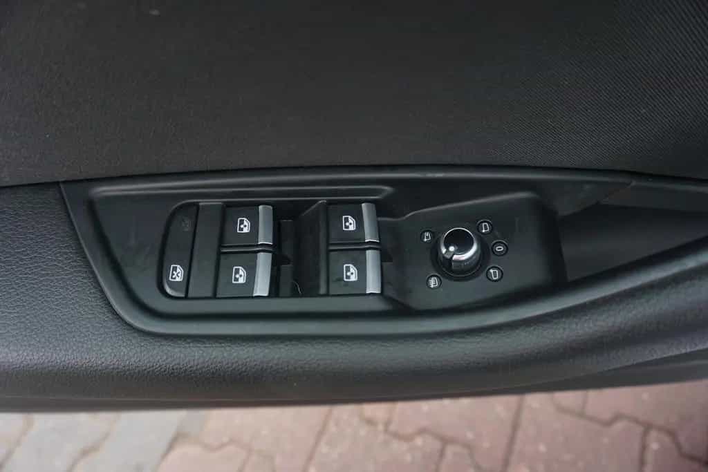 Audi A4 Avant 40 2.0 TFSI S-Tronic LED Navi Tempomat 09/2019-photo-30