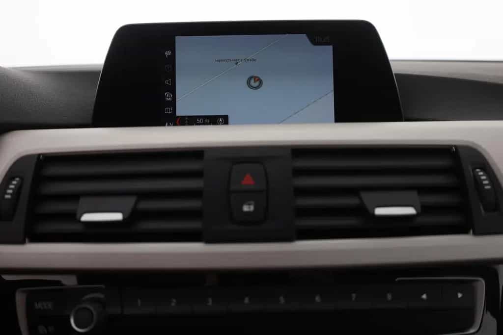 BMW 316 d Touring Aut. LED Navi Sitzheizung PDC 12/2018-photo-10