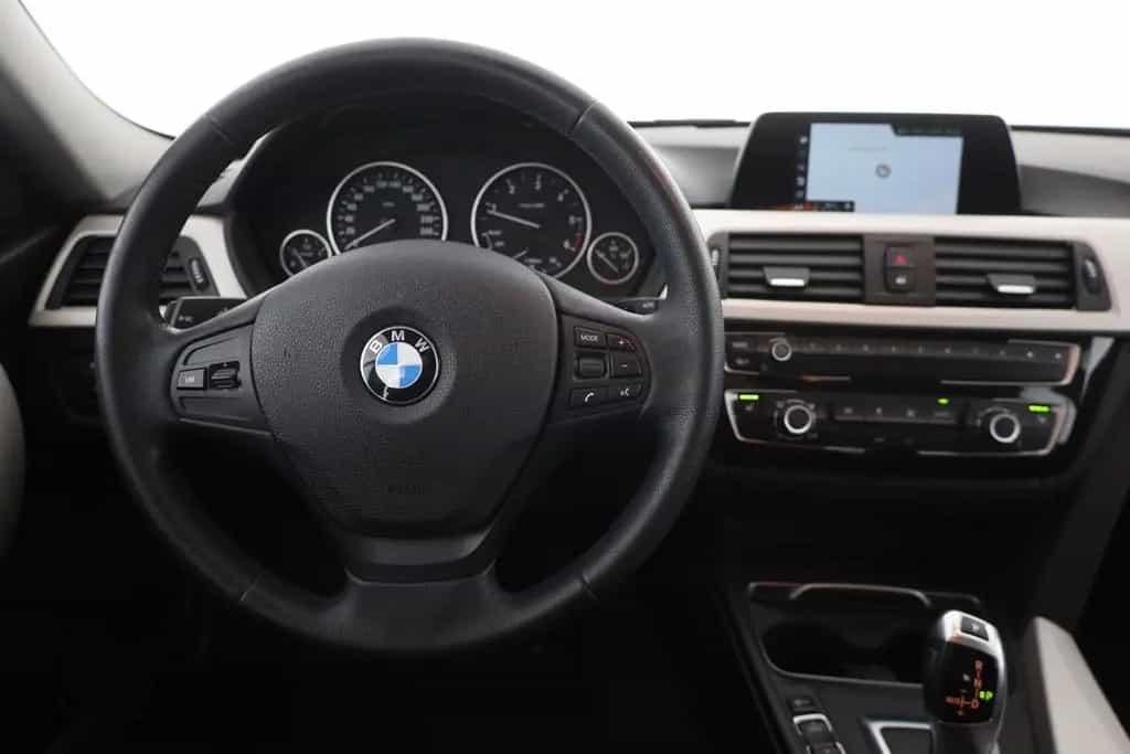 BMW 316 d Touring Aut. LED Navi Sitzheizung PDC 12/2018-photo-9
