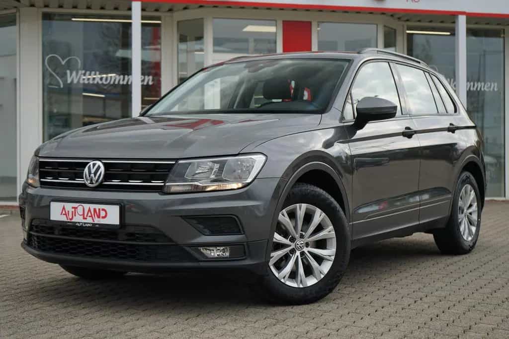 Volkswagen Tiguan 1.4 TSI Navi Sitzheizung AHK Tempomat 07/2017-photo-1