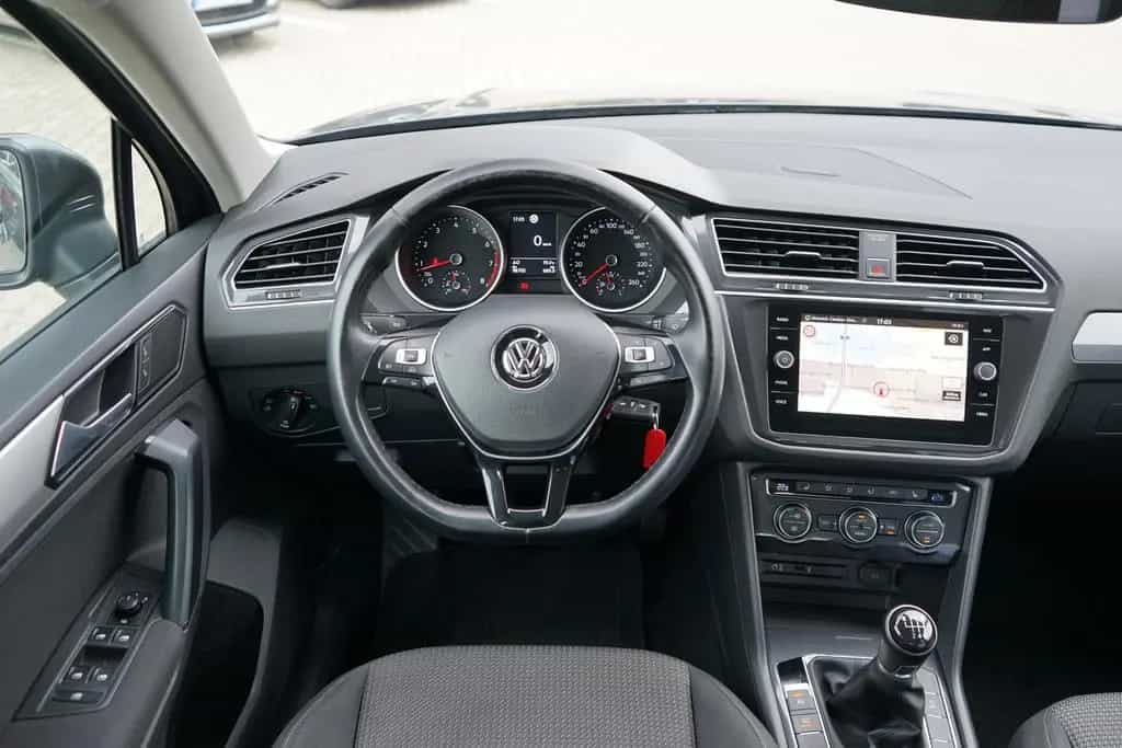 Volkswagen Tiguan 1.4 TSI Navi Sitzheizung AHK Tempomat 07/2017-photo-13