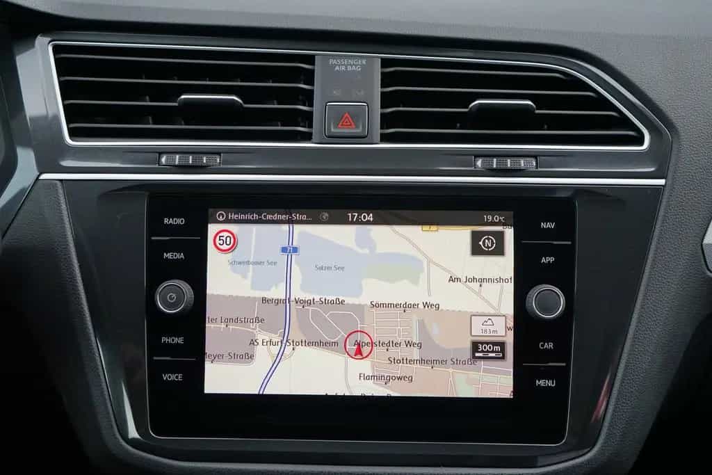 Volkswagen Tiguan 1.4 TSI Navi Sitzheizung AHK Tempomat 07/2017-photo-15