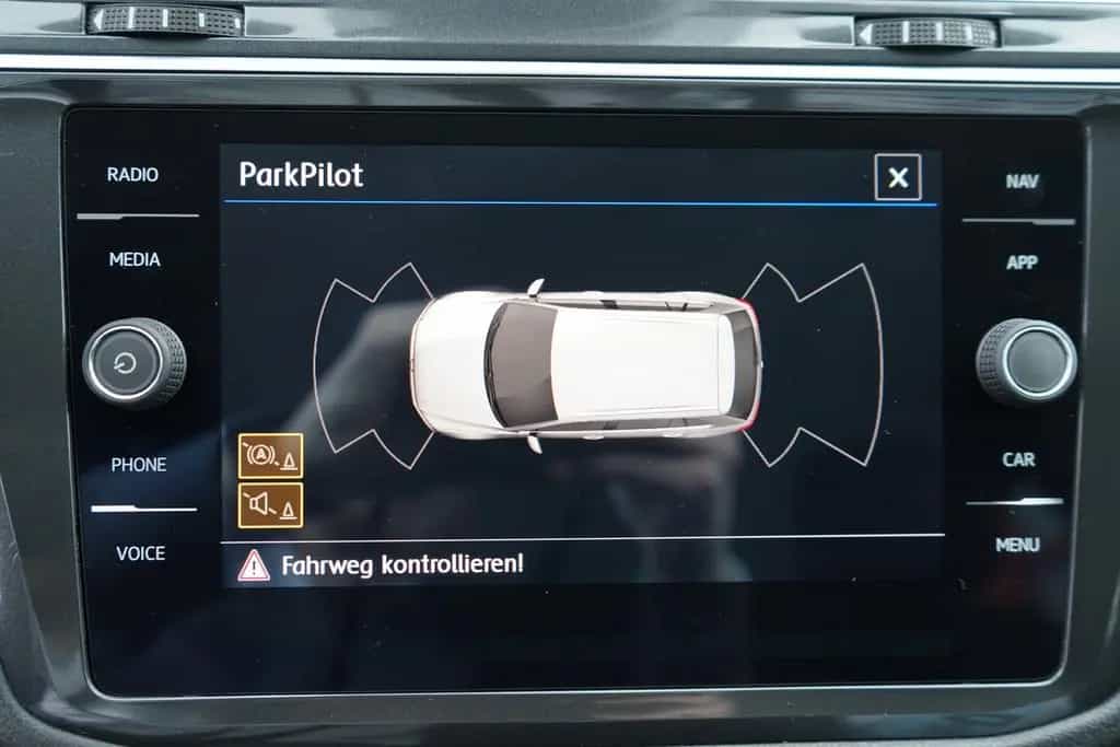 Volkswagen Tiguan 1.4 TSI Navi Sitzheizung AHK Tempomat 07/2017-photo-17