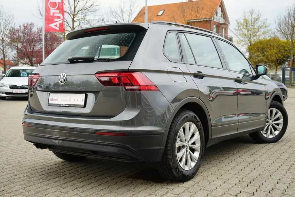 Volkswagen Tiguan 1.4 TSI Navi Sitzheizung AHK Tempomat 07/2017-photo-2