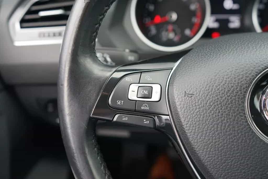 Volkswagen Tiguan 1.4 TSI Navi Sitzheizung AHK Tempomat 07/2017-photo-26