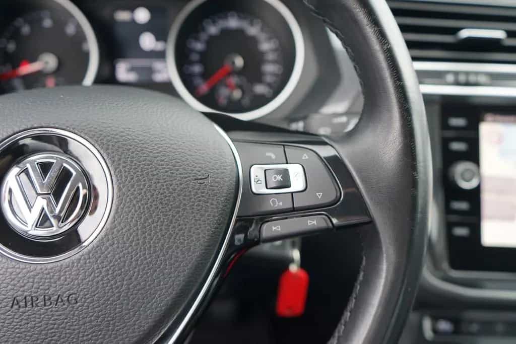 Volkswagen Tiguan 1.4 TSI Navi Sitzheizung AHK Tempomat 07/2017-photo-29