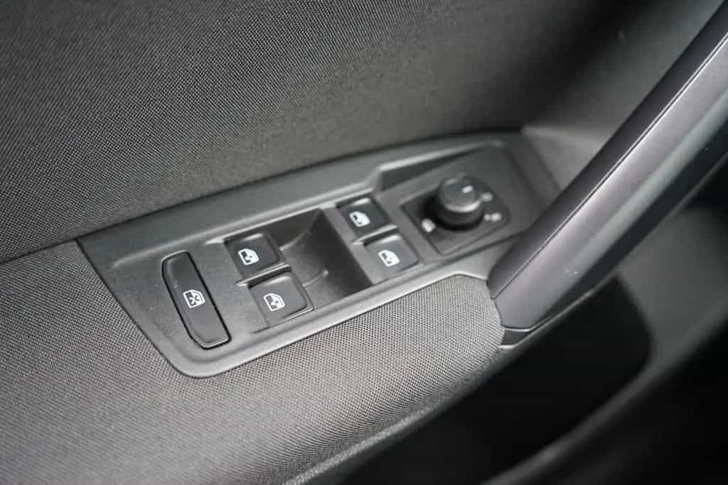 Volkswagen Tiguan 1.4 TSI Navi Sitzheizung AHK Tempomat 07/2017-photo-31
