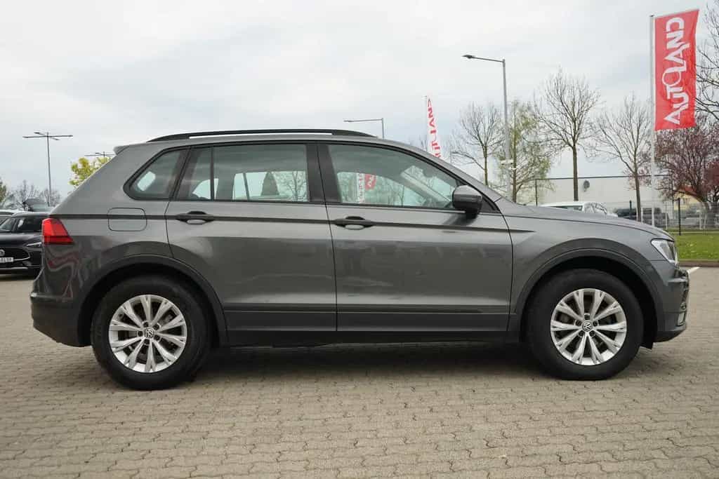 Volkswagen Tiguan 1.4 TSI Navi Sitzheizung AHK Tempomat 07/2017-photo-5
