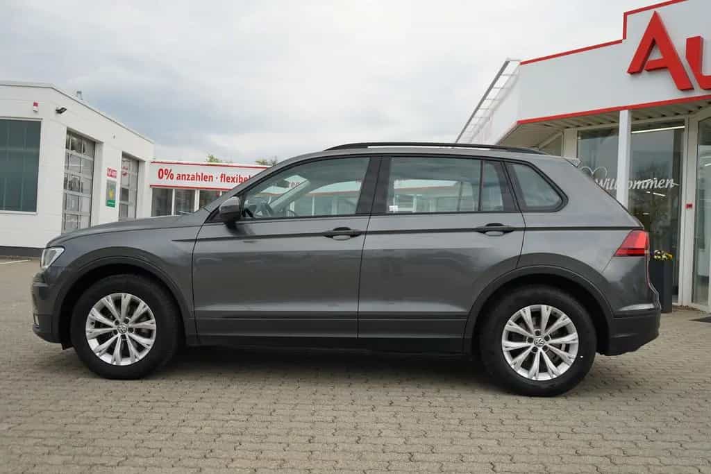 Volkswagen Tiguan 1.4 TSI Navi Sitzheizung AHK Tempomat 07/2017-photo-6