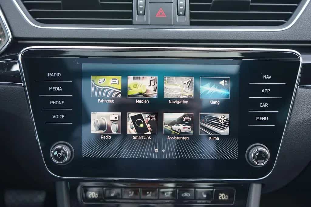 Skoda Superb Combi 2.0 L&K 4x4 DCC Soundsystem Leder 09/2023-photo-18