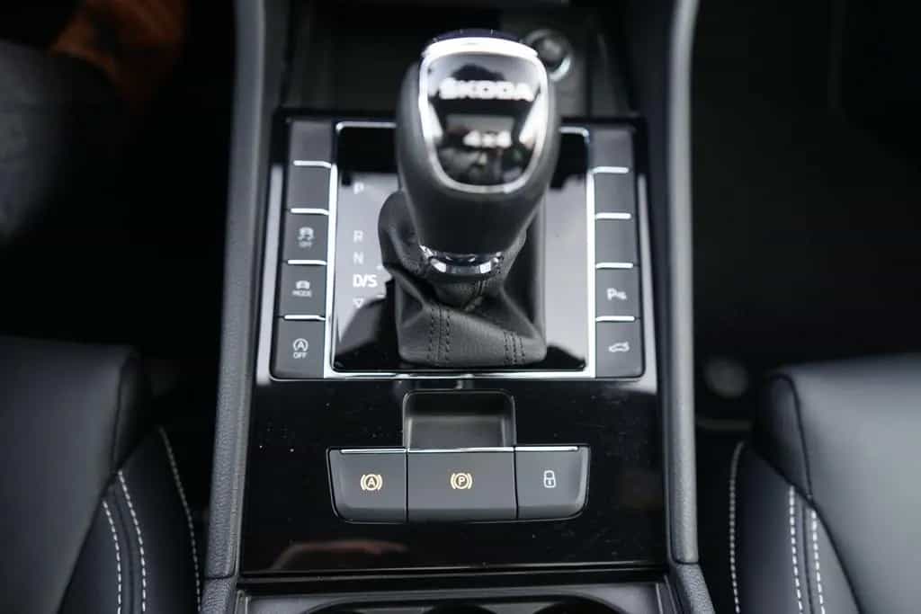 Skoda Superb Combi 2.0 L&K 4x4 DCC Soundsystem Leder 09/2023-photo-24