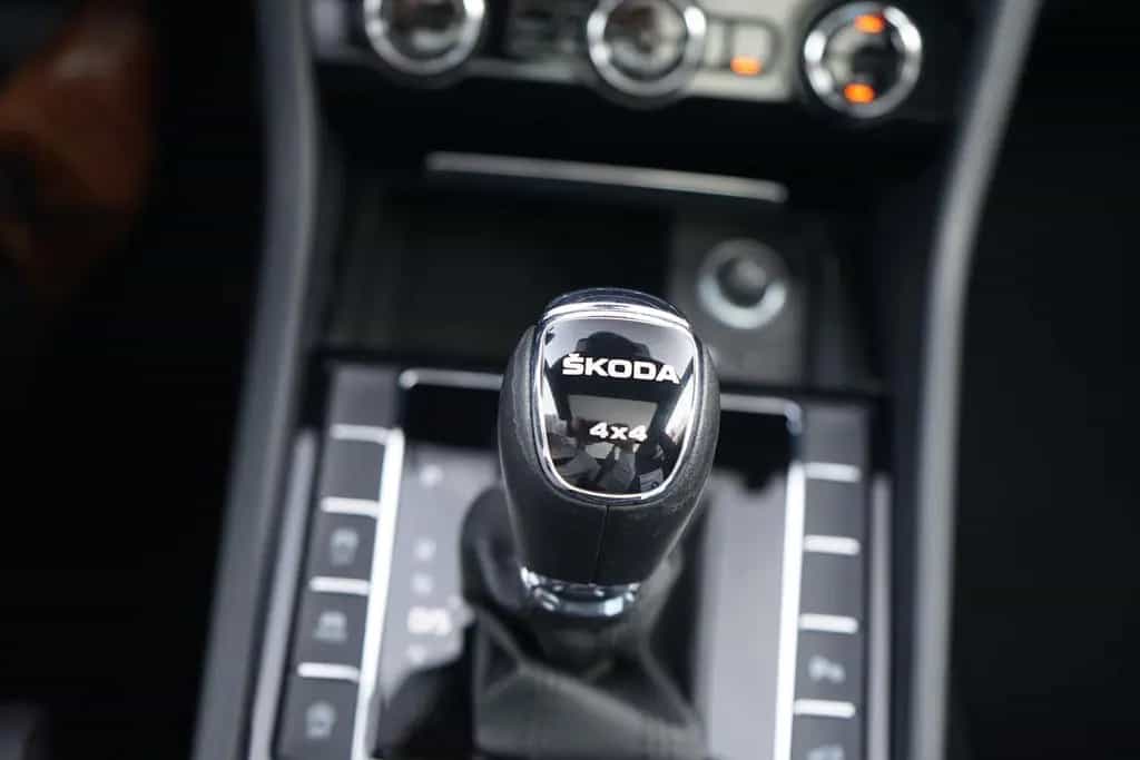 Skoda Superb Combi 2.0 L&K 4x4 DCC Soundsystem Leder 09/2023-photo-25