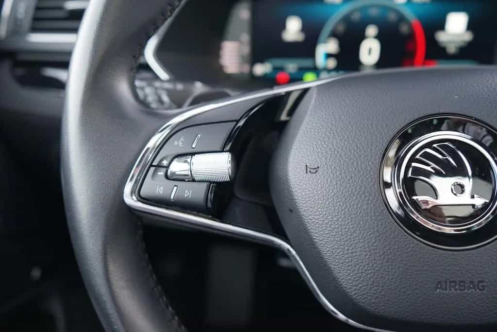 Skoda Superb Combi 2.0 L&K 4x4 DCC Soundsystem Leder 09/2023-photo-27