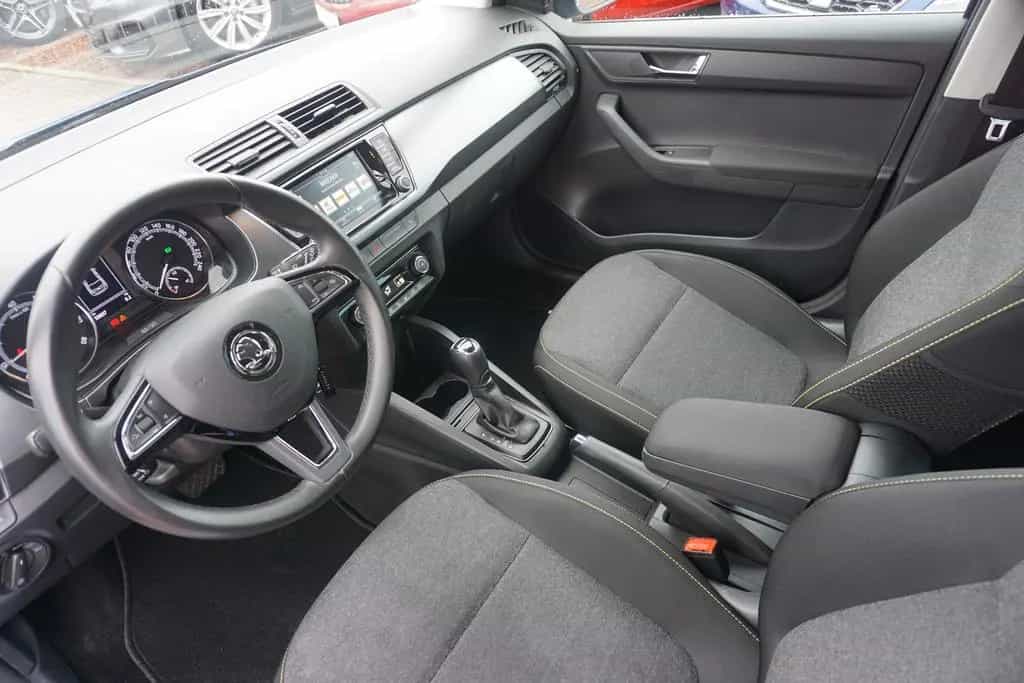 Skoda Fabia 1.0 TSI Soleil DSG LED Navi Android Apple 03/2019-photo-8