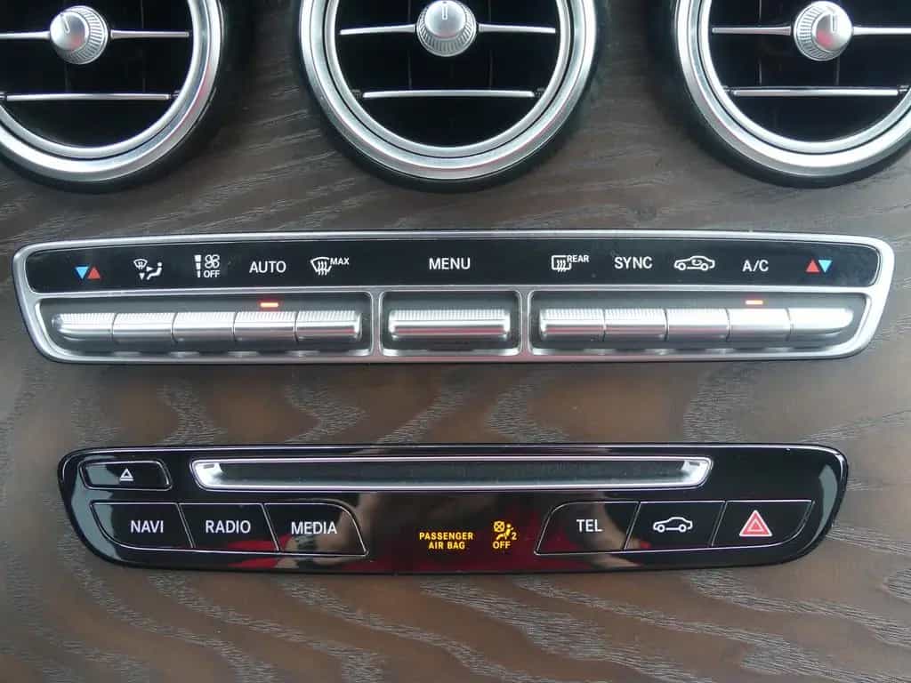 Mercedes-Benz GLC-Class 250 4Matic AMG Line LED Navi AHK Kamera USB 07/2017-photo-16