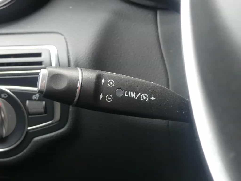 Mercedes-Benz GLC-Class 250 4Matic AMG Line LED Navi AHK Kamera USB 07/2017-photo-25