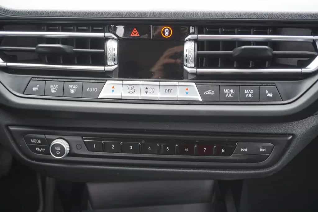 BMW 118 i Luxury Line Aut. LED Navi Head-Up Leder 06/2021-photo-14