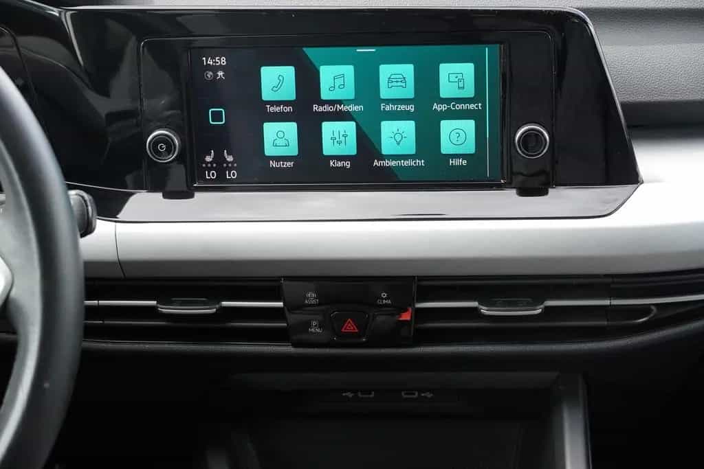 Volkswagen Golf VIII 1.5 eTSI Life LED AHK Kamera Bluetooth 03/2021-photo-12