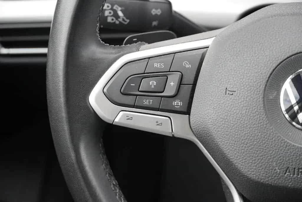 Volkswagen Golf VIII 1.5 eTSI Life LED AHK Kamera Bluetooth 03/2021-photo-27