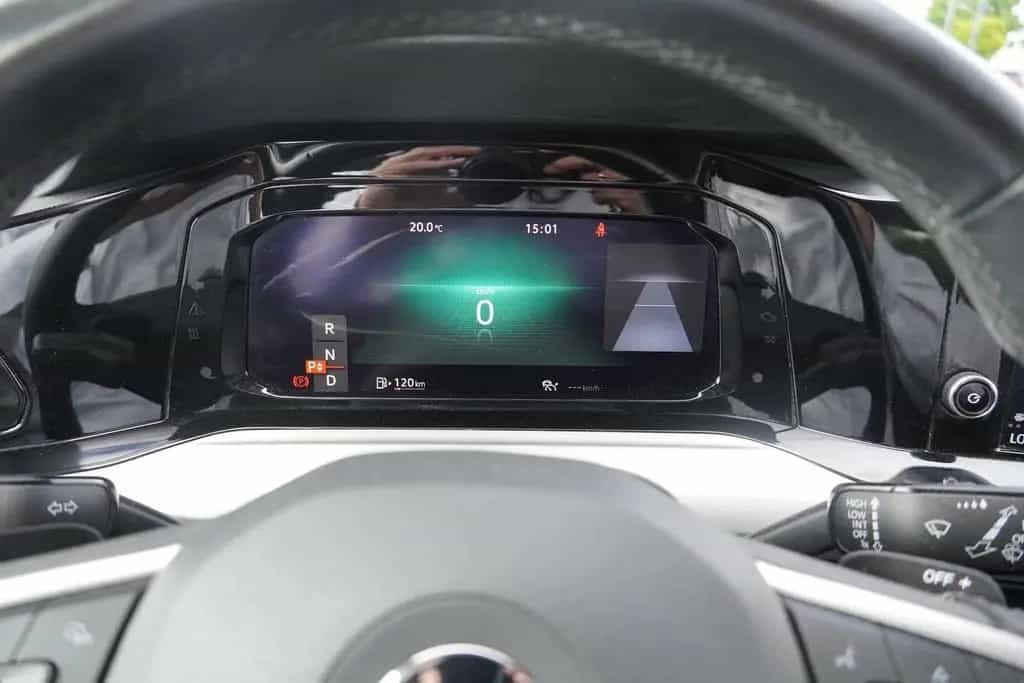 Volkswagen Golf VIII 1.5 eTSI Life LED AHK Kamera Bluetooth 03/2021-photo-32