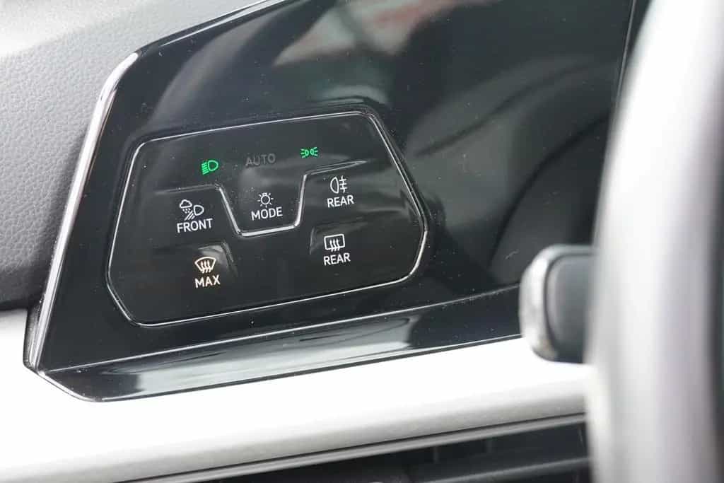 Volkswagen Golf VIII 1.5 eTSI Life LED AHK Kamera Bluetooth 03/2021-photo-33