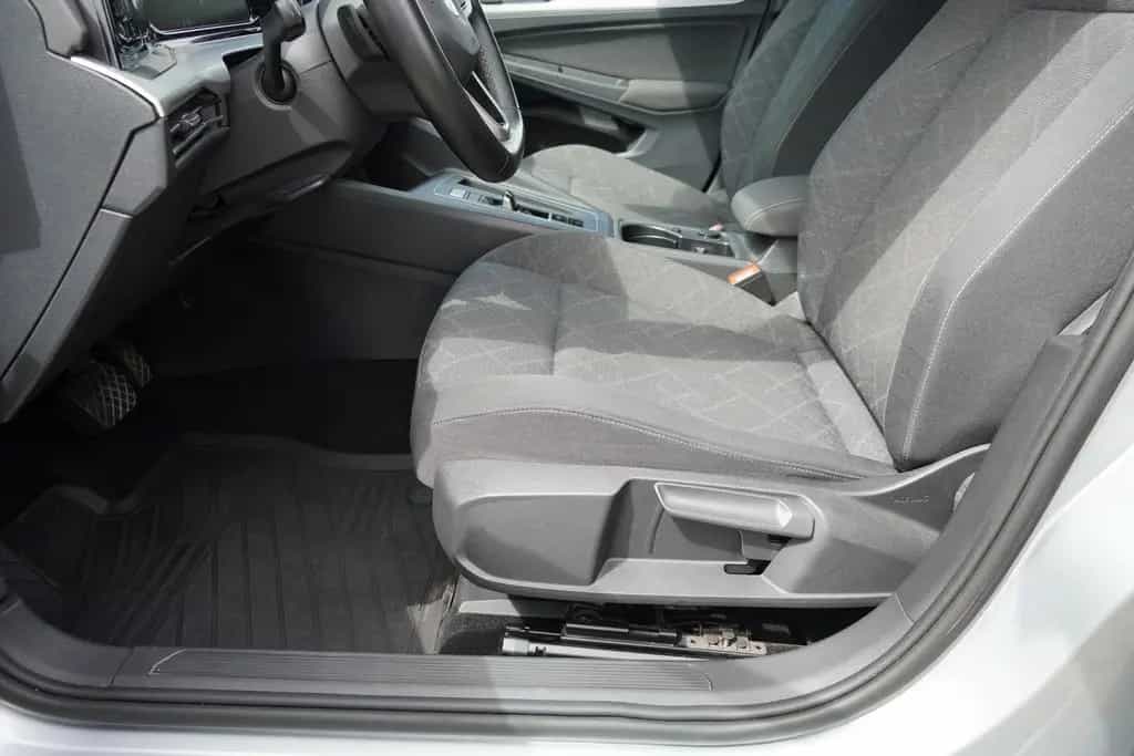 Volkswagen Golf VIII 1.5 eTSI Life LED AHK Kamera Bluetooth 03/2021-photo-35