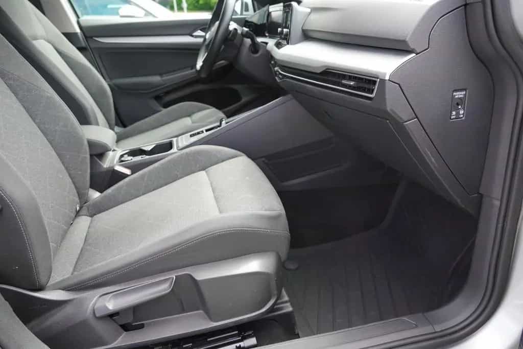 Volkswagen Golf VIII 1.5 eTSI Life LED AHK Kamera Bluetooth 03/2021-photo-36