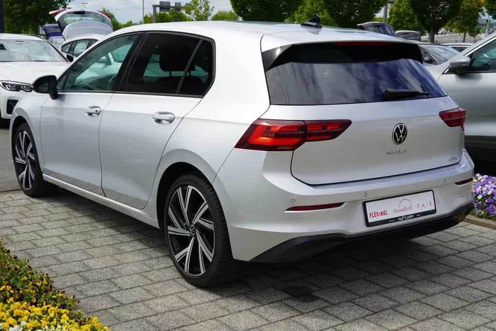 Volkswagen Golf VIII 1.5 eTSI Life LED AHK Kamera Bluetooth 03/2021-photo-8