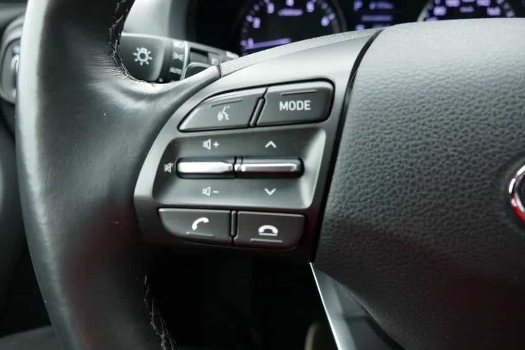 Hyundai i30 Fastback 1.5 LED Kamera Tempomat DAB AHK 06/2021-photo-11