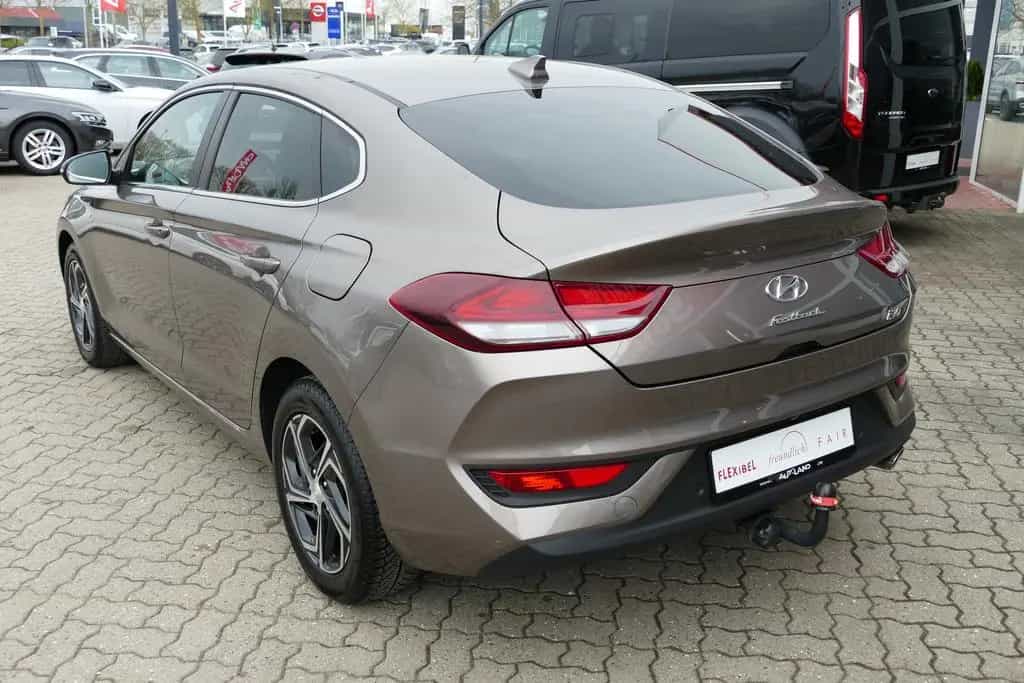 Hyundai i30 Fastback 1.5 LED Kamera Tempomat DAB AHK 06/2021-photo-2