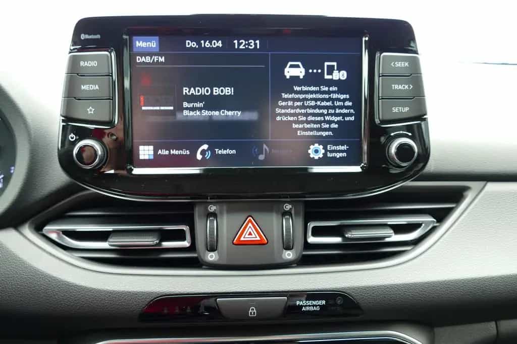 Hyundai i30 Fastback 1.5 LED Kamera Tempomat DAB AHK 06/2021-photo-20