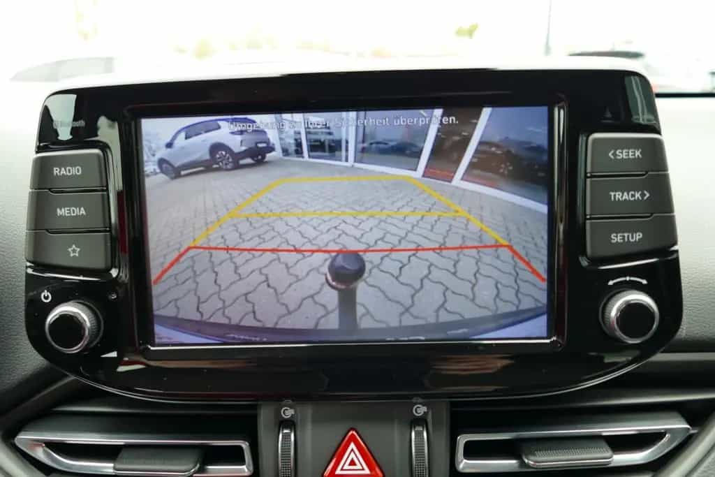 Hyundai i30 Fastback 1.5 LED Kamera Tempomat DAB AHK 06/2021-photo-21