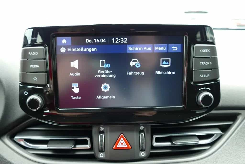 Hyundai i30 Fastback 1.5 LED Kamera Tempomat DAB AHK 06/2021-photo-22