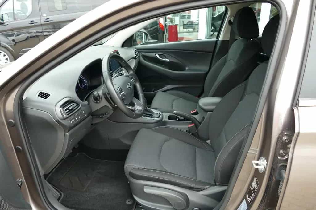 Hyundai i30 Fastback 1.5 LED Kamera Tempomat DAB AHK 06/2021-photo-23