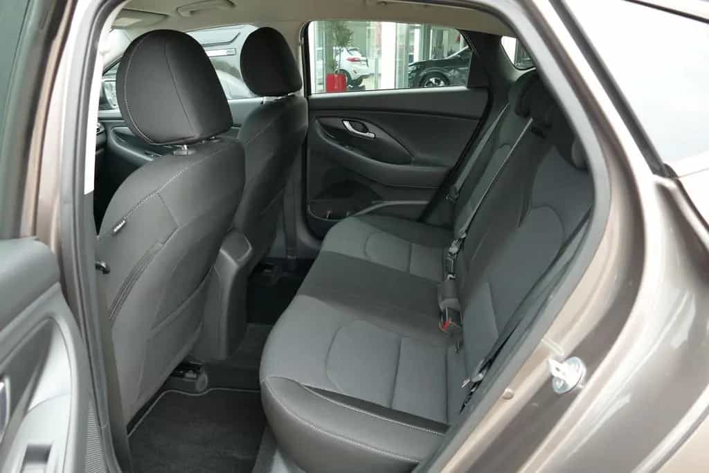 Hyundai i30 Fastback 1.5 LED Kamera Tempomat DAB AHK 06/2021-photo-24