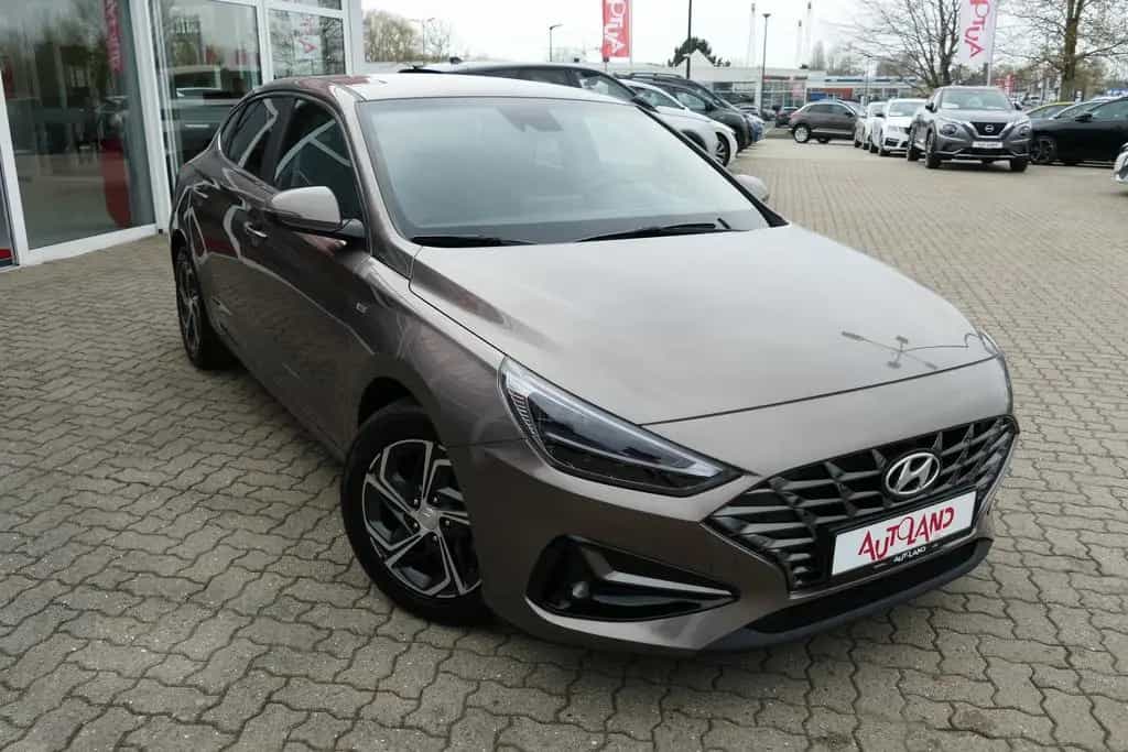 Hyundai i30 Fastback 1.5 LED Kamera Tempomat DAB AHK 06/2021-photo-5