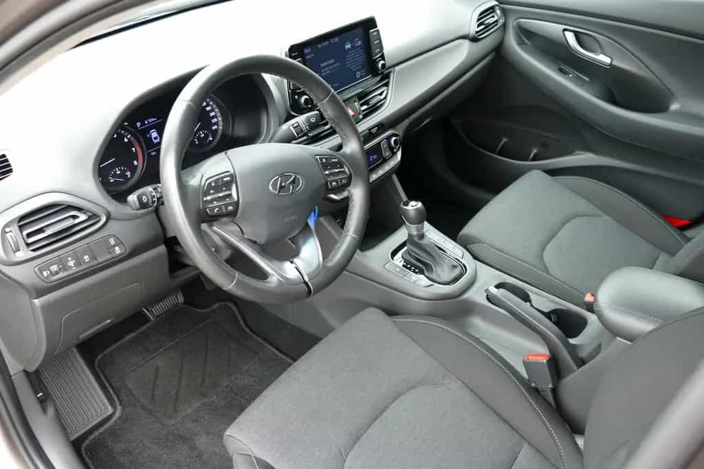 Hyundai i30 Fastback 1.5 LED Kamera Tempomat DAB AHK 06/2021-photo-7