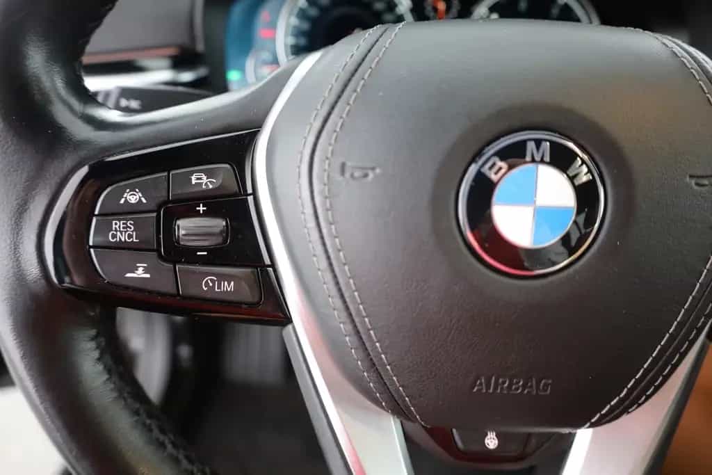 BMW 520 d Touring xDrive Luxury Line LED Navi Head-Up 01/2018-photo-16