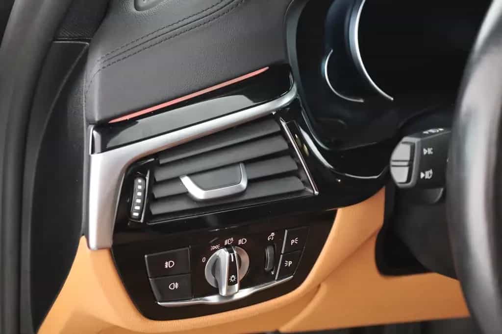 BMW 520 d Touring xDrive Luxury Line LED Navi Head-Up 01/2018-photo-21
