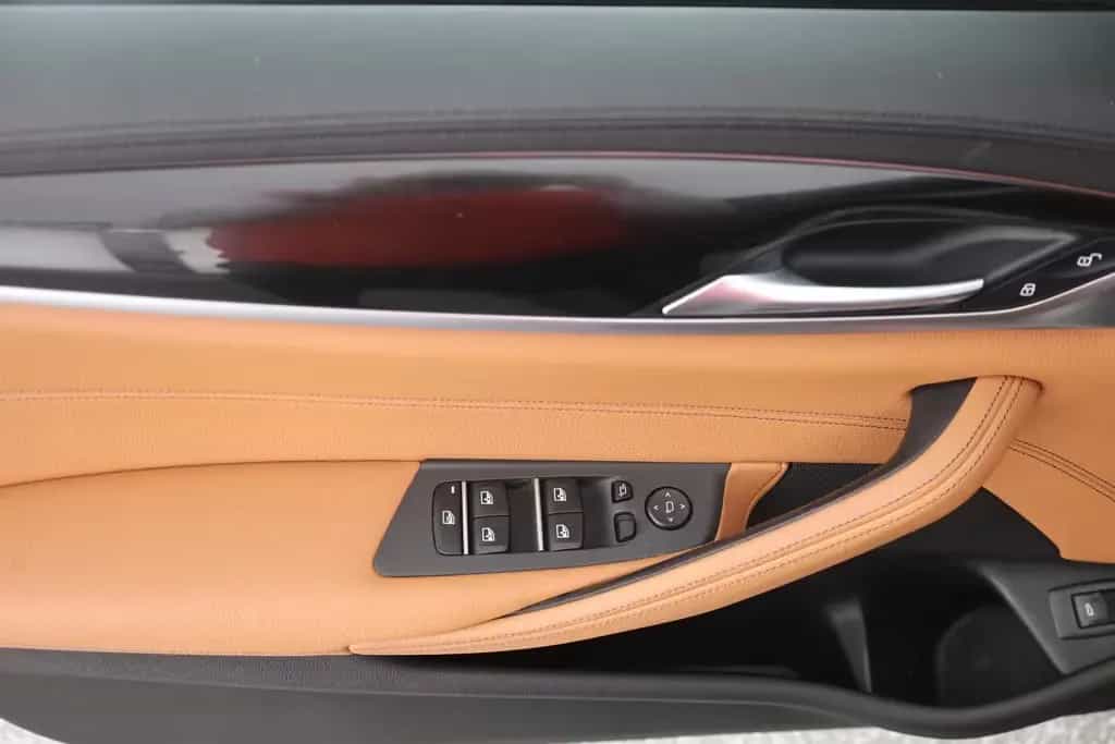 BMW 520 d Touring xDrive Luxury Line LED Navi Head-Up 01/2018-photo-22