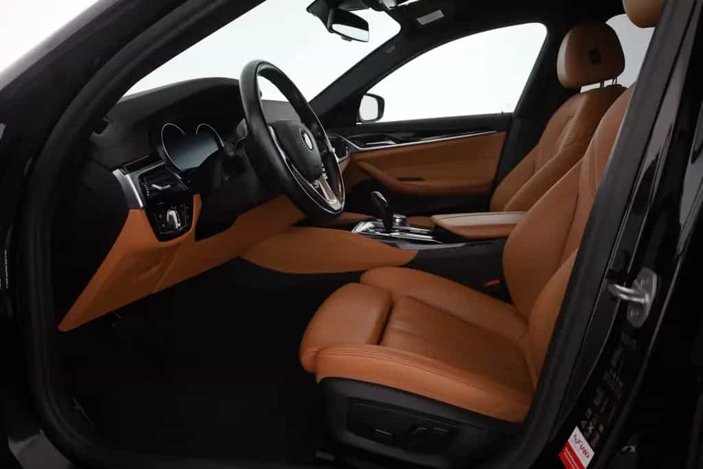 BMW 520 d Touring xDrive Luxury Line LED Navi Head-Up 01/2018-photo-23