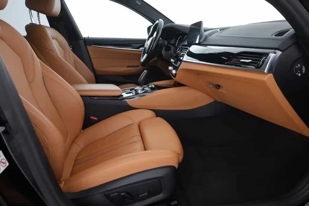 BMW 520 d Touring xDrive Luxury Line LED Navi Head-Up 01/2018-photo-24