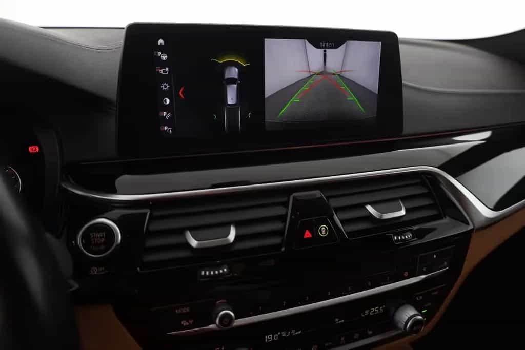 BMW 520 d Touring xDrive Luxury Line LED Navi Head-Up 01/2018-photo-27
