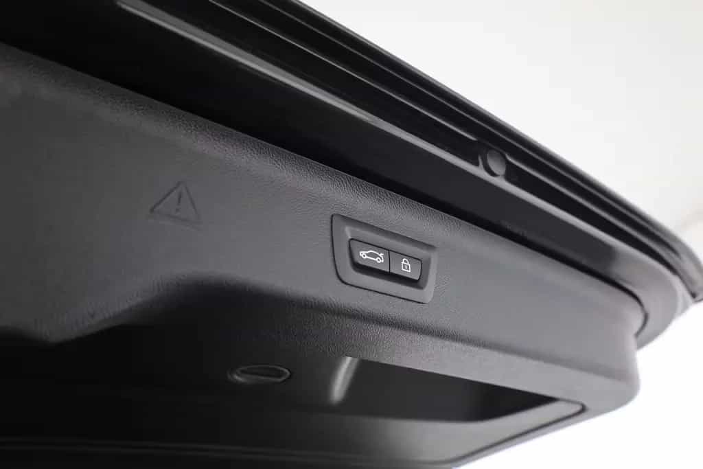 BMW 520 d Touring xDrive Luxury Line LED Navi Head-Up 01/2018-photo-28
