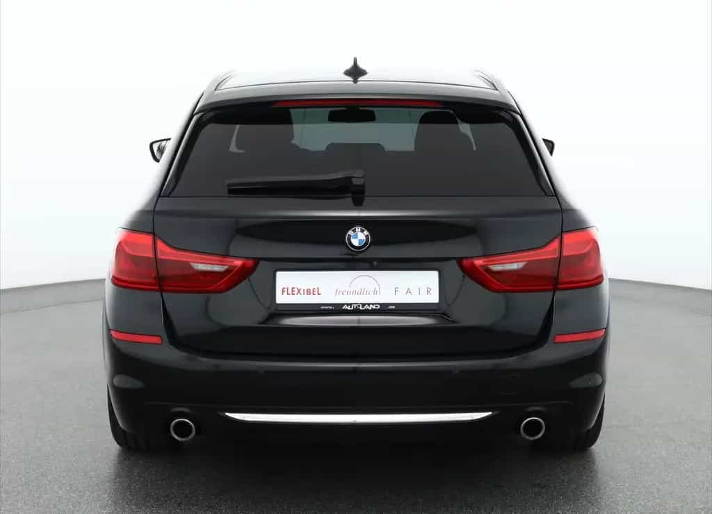 BMW 520 d Touring xDrive Luxury Line LED Navi Head-Up 01/2018-photo-3